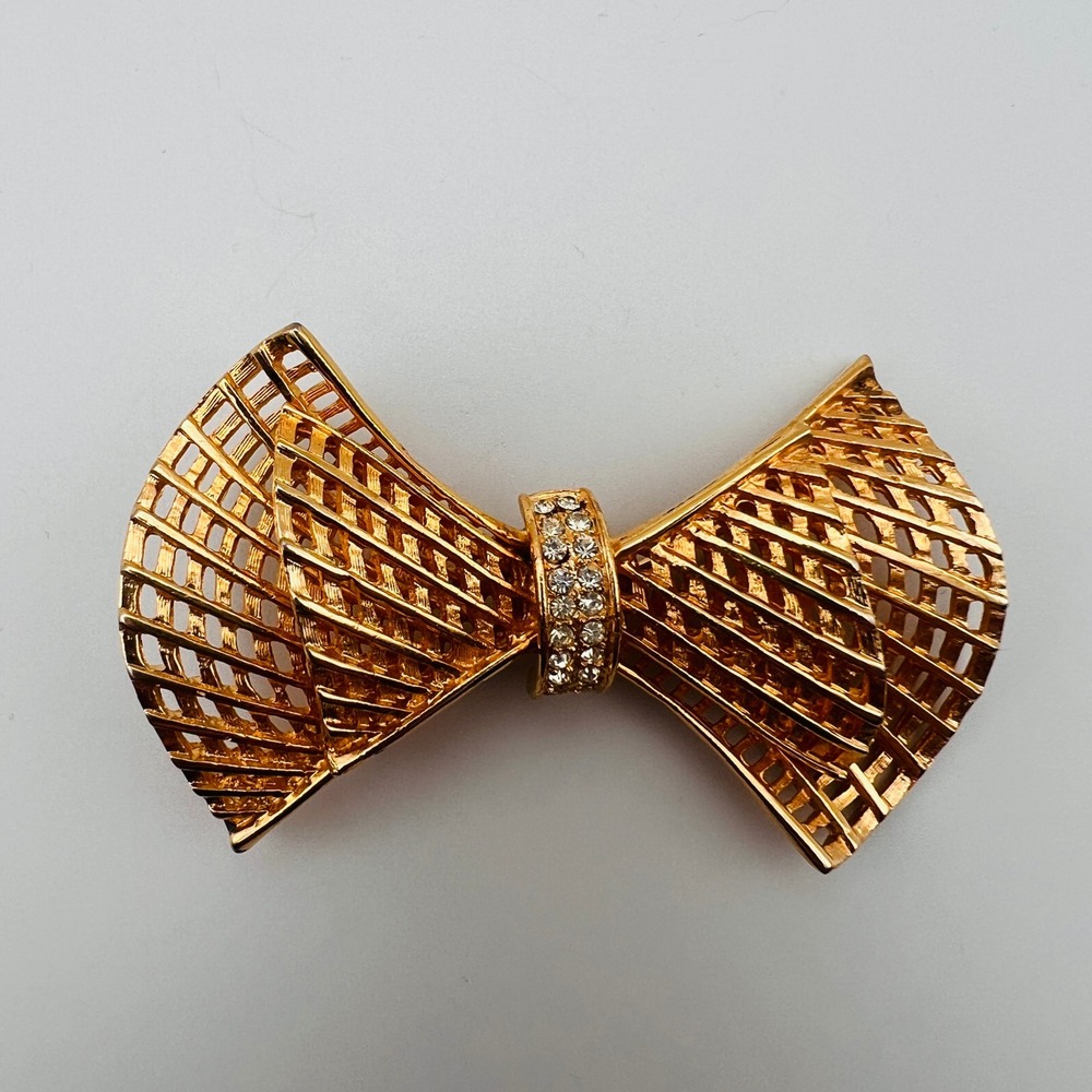 Vintage Lattice Bow Brooch Rhinestone Center Openwork Mesh Gold Tone Pin